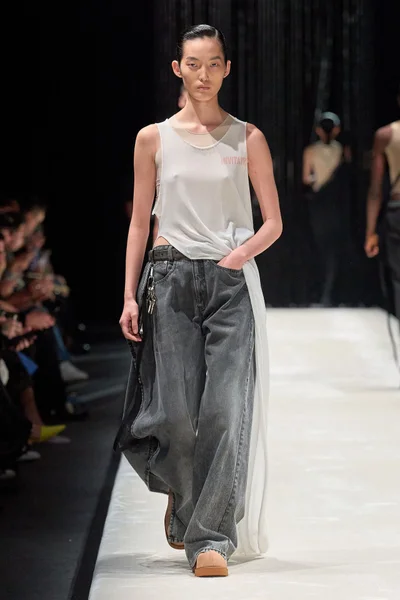 Look 17